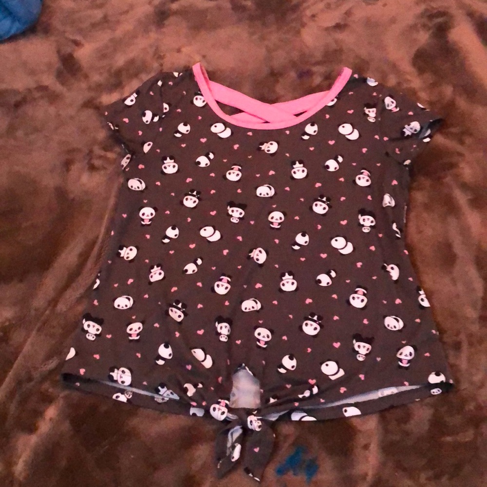 I am selling a small cute shirt!